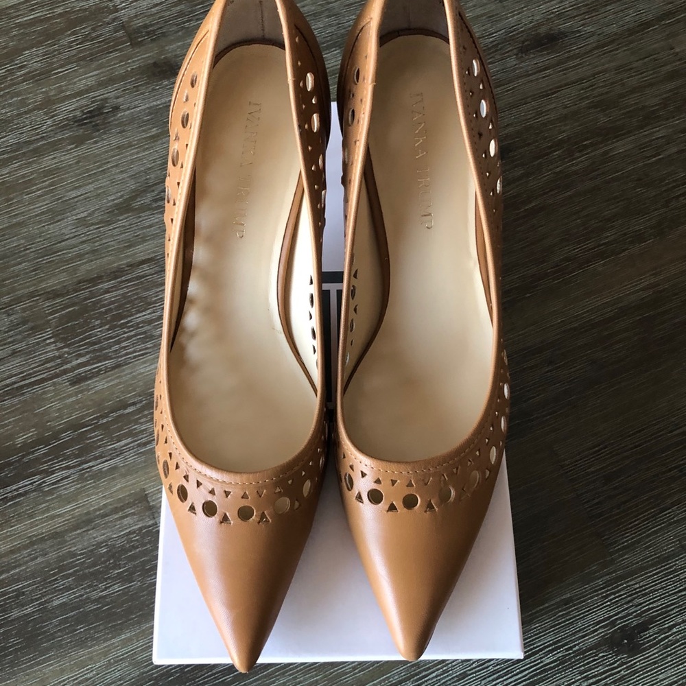 Ivanka Trump Tessie nude cutout pumps, Size 10